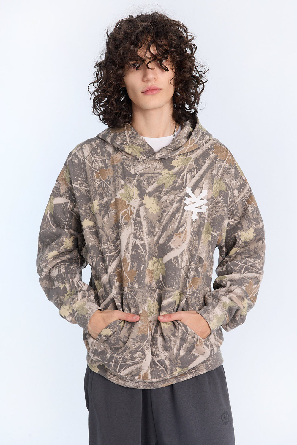 Haut à capuchon imprimé camouflage arbres Zoo York homme Haut à capuchon imprimé camouflage arbres Zoo York homme