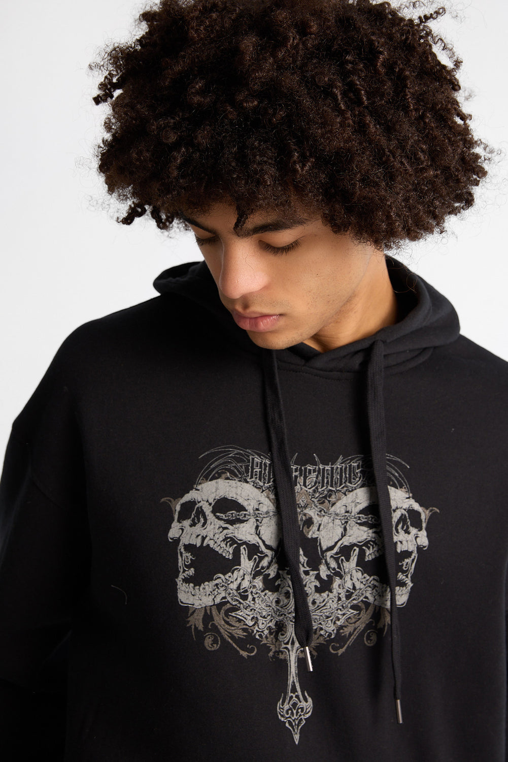 Haut à capuchon imprimé croix et crânes Arsenic Haut à capuchon imprimé croix et crânes Arsenic
