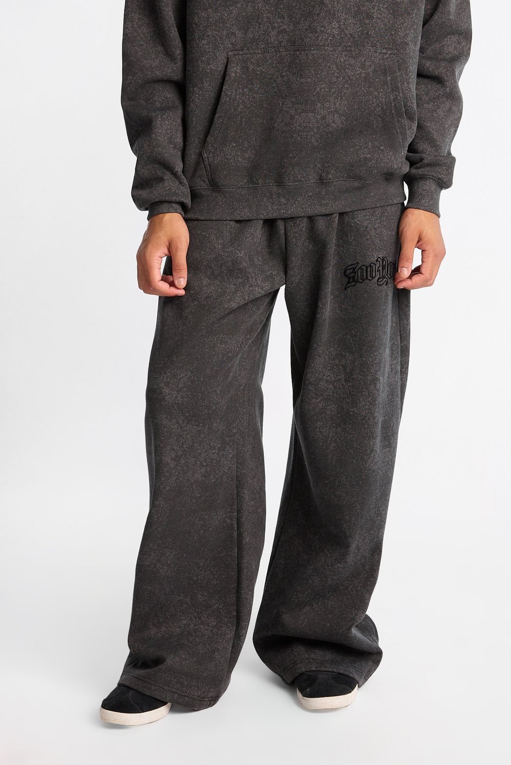 Pantalon en molleton à jambe ultra-ample délavé Zoo York Pantalon en molleton à jambe ultra-ample délavé Zoo York