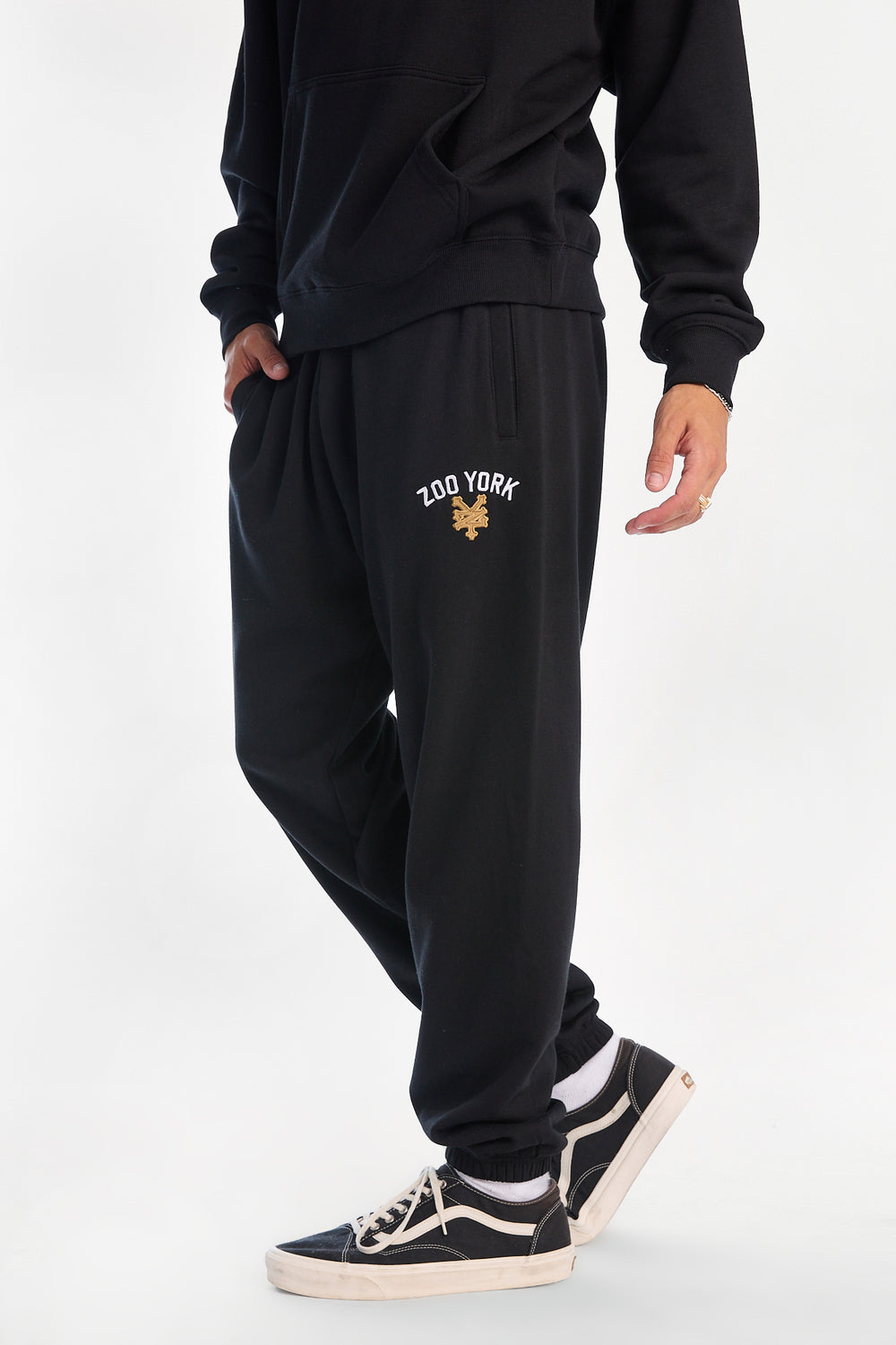 Jogger en molleton ample Zoo York à logo brodé Jogger en molleton ample Zoo York à logo brodé