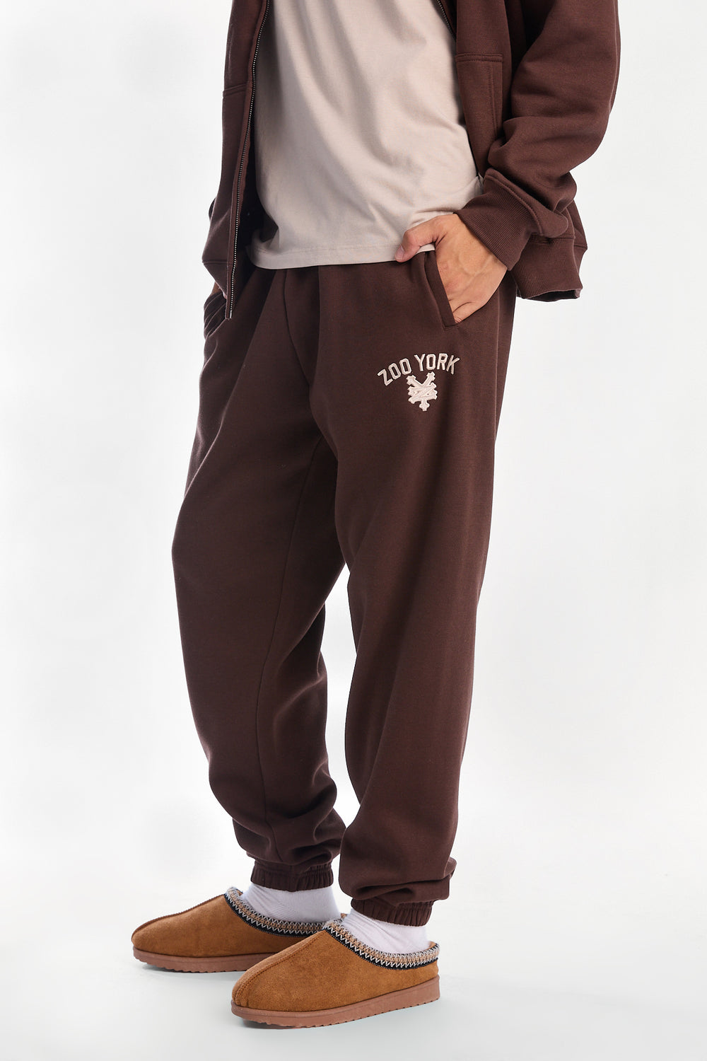 Zoo York Embroidered Baggy Sweatpants Zoo York Embroidered Baggy Sweatpants