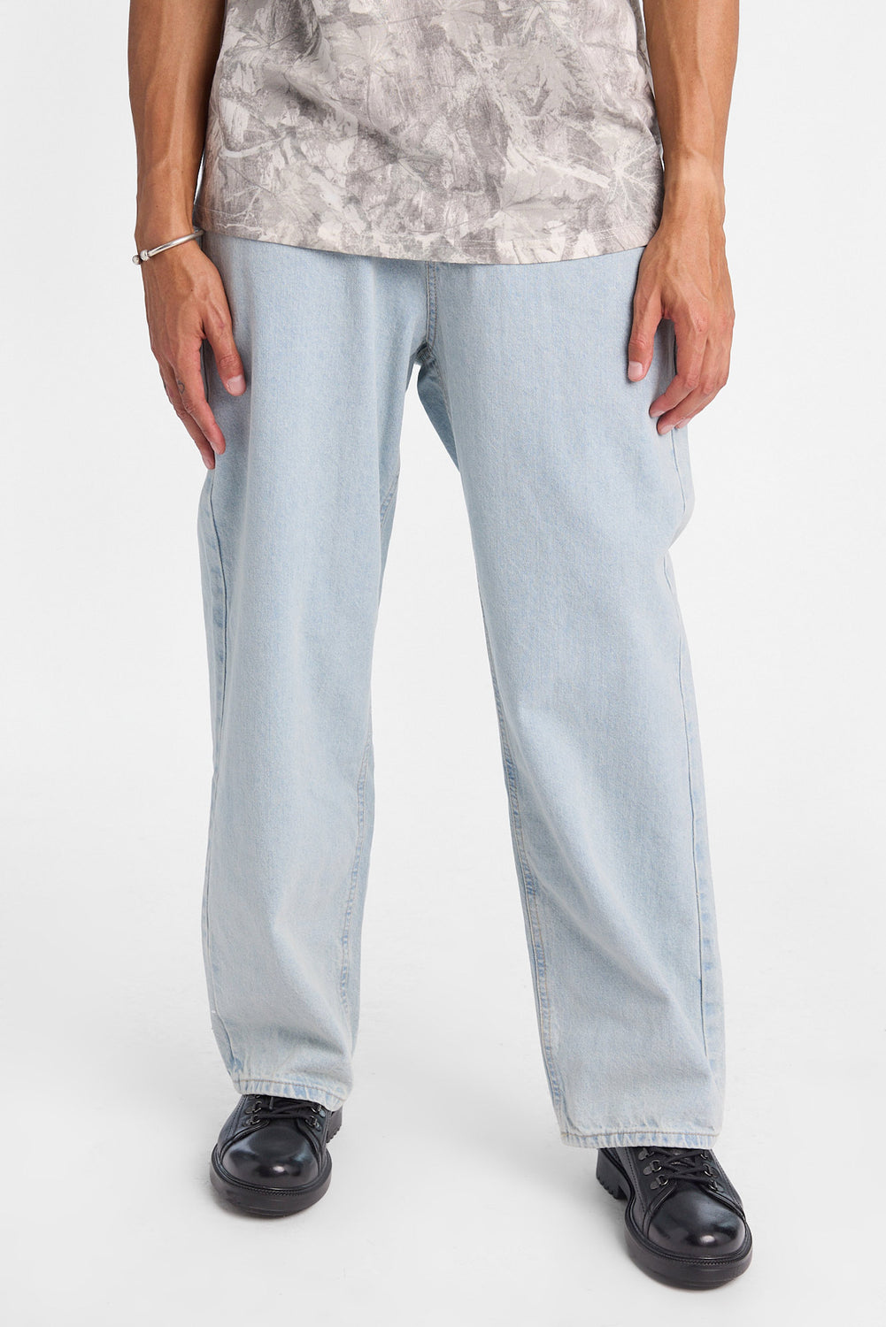 Mens Baggy Light Stonewash Embroidered Jeans Mens Baggy Light Stonewash Embroidered Jeans