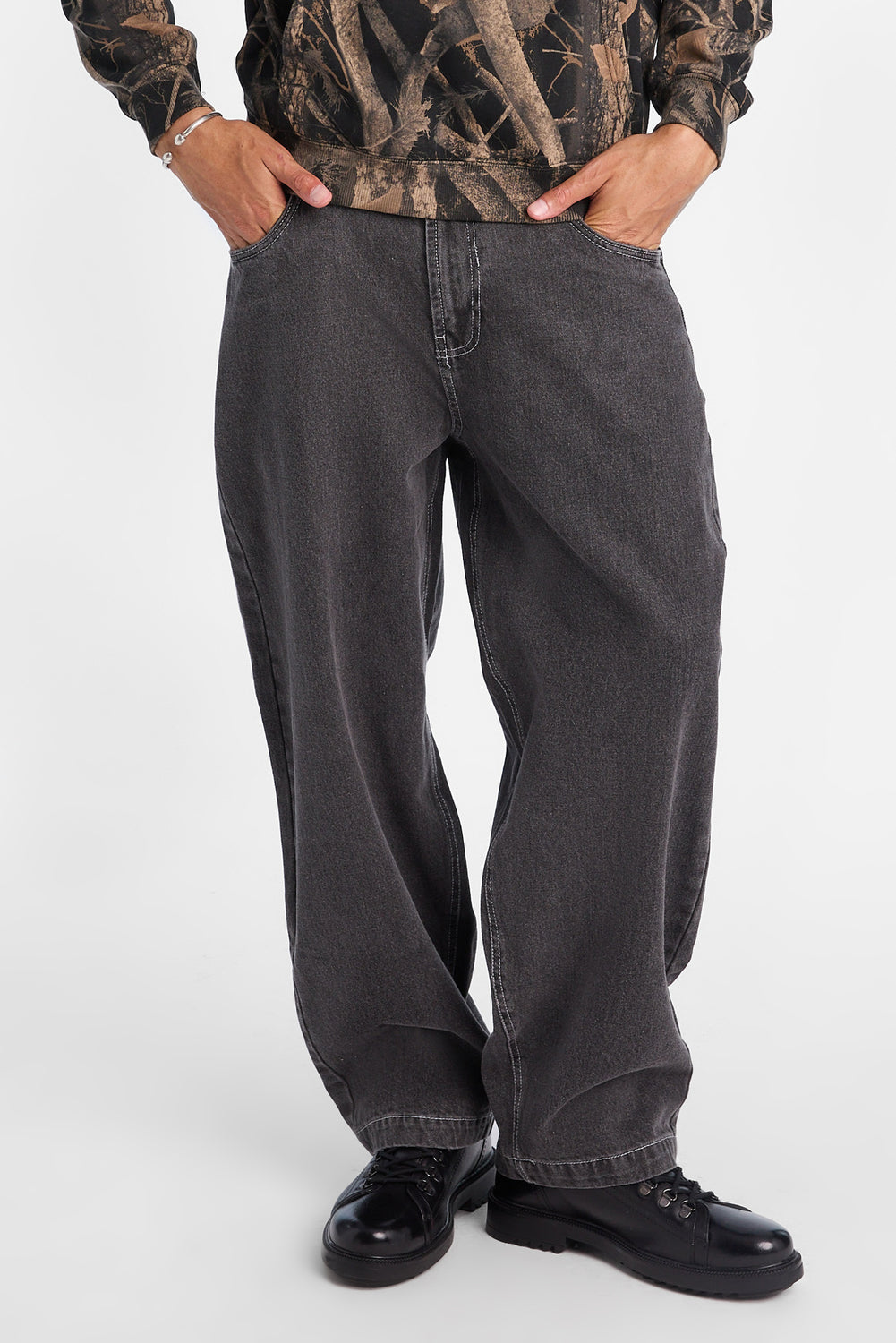 Jean ample brodé homme Jean ample brodé homme