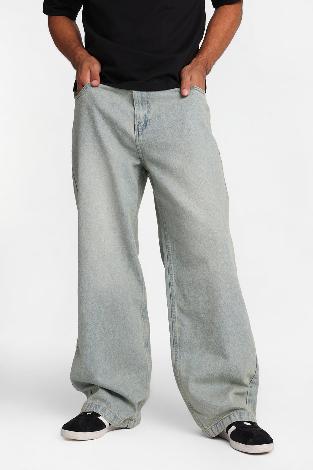 Jean ultra ample brodé Jean ultra ample brodé