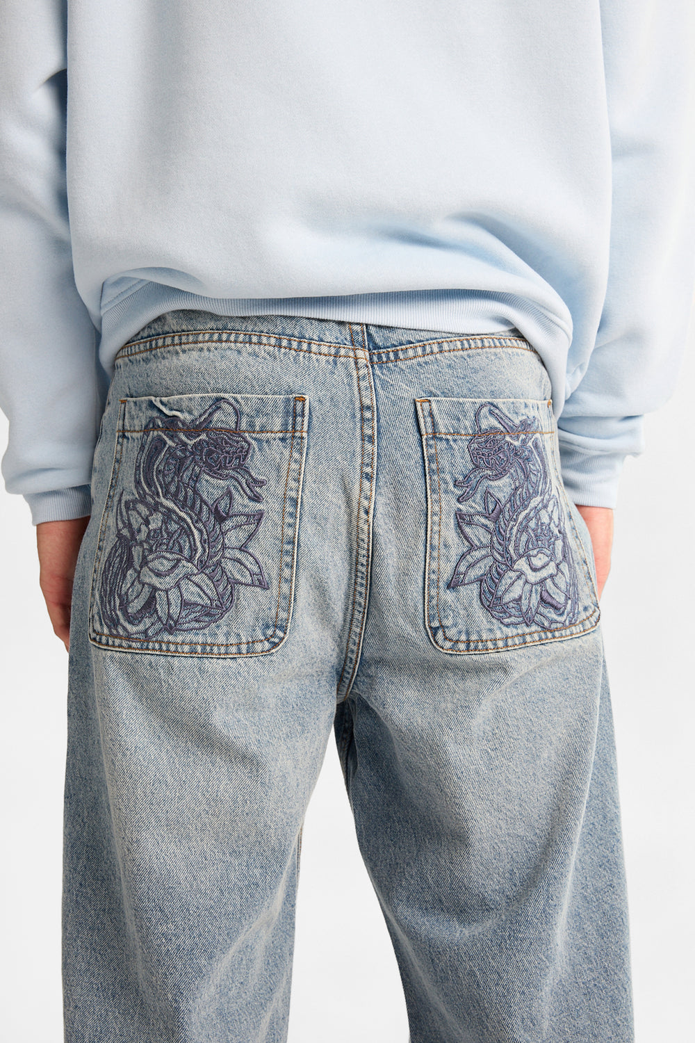 Jean ultra ample brodé Jean ultra ample brodé