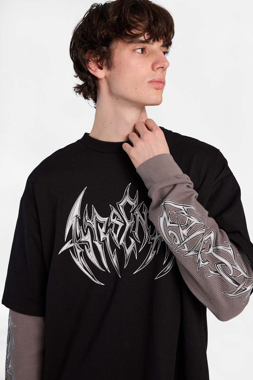 T-shirt superposé à manches longues Arsenic à logo gothique T-shirt superposé à manches longues Arsenic à logo gothique