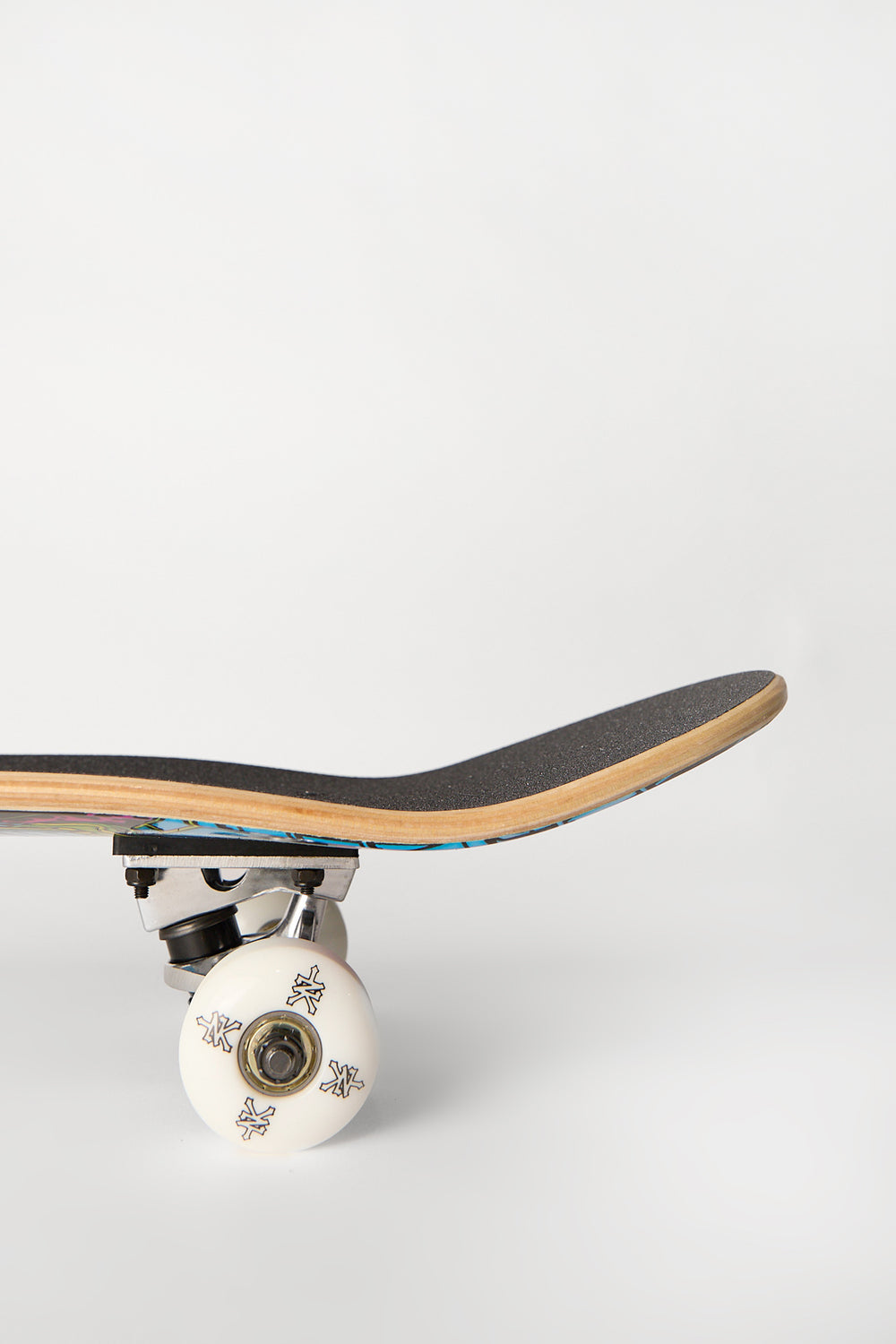 Zoo York Alien Attack Skateboard 7.75