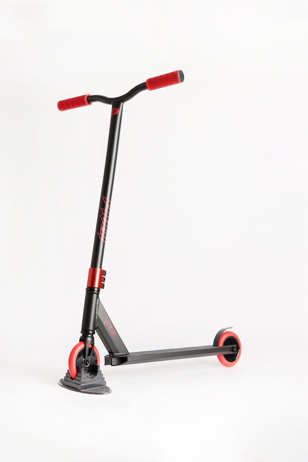 Trottinette Pivot X-Ride noire et rouge Trottinette Pivot X-Ride noire et rouge