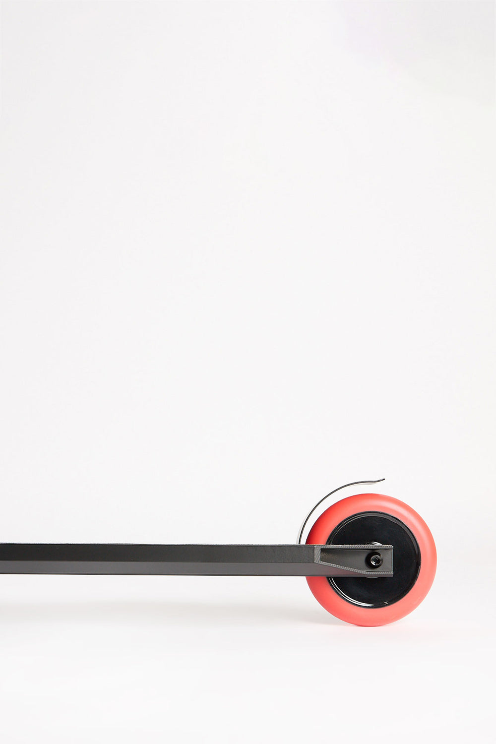 Trottinette Pivot X-Ride noire et rouge Trottinette Pivot X-Ride noire et rouge