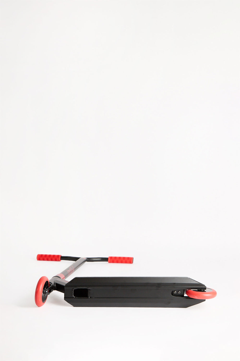 Trottinette Pivot X-Ride noire et rouge Trottinette Pivot X-Ride noire et rouge