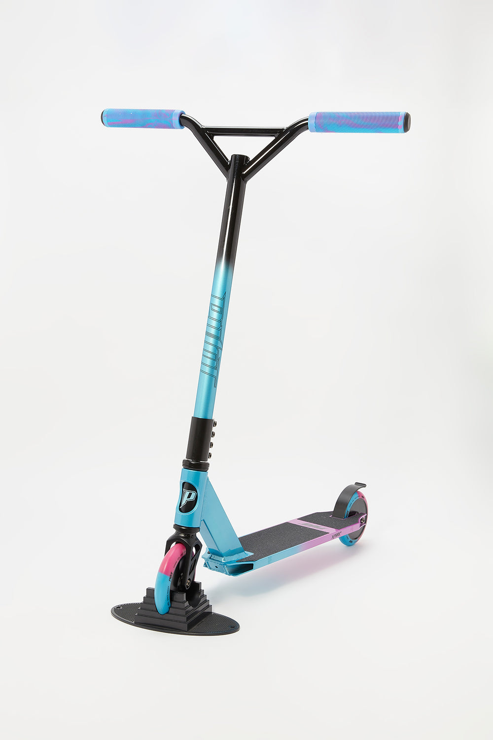 Pivot X-Park Blue & Pink Fade Scooter Pivot X-Park Blue & Pink Fade Scooter