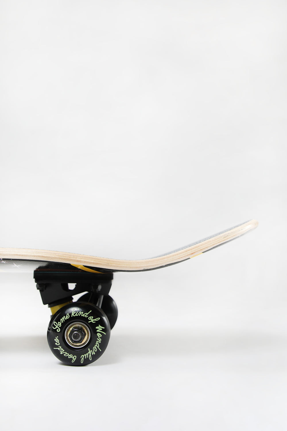 Wonderful UFO Skateboard 7.75