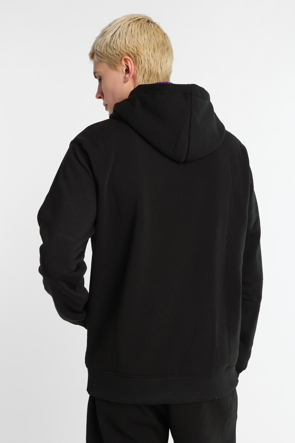 Haut à capuchon à contraste logo chenille Toronto Raptors Haut à capuchon à contraste logo chenille Toronto Raptors