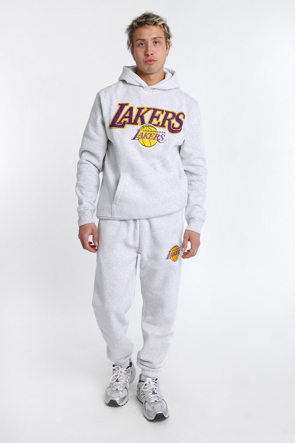 Haut à capuchon logo chenille Los Angeles Lakers Haut à capuchon logo chenille Los Angeles Lakers