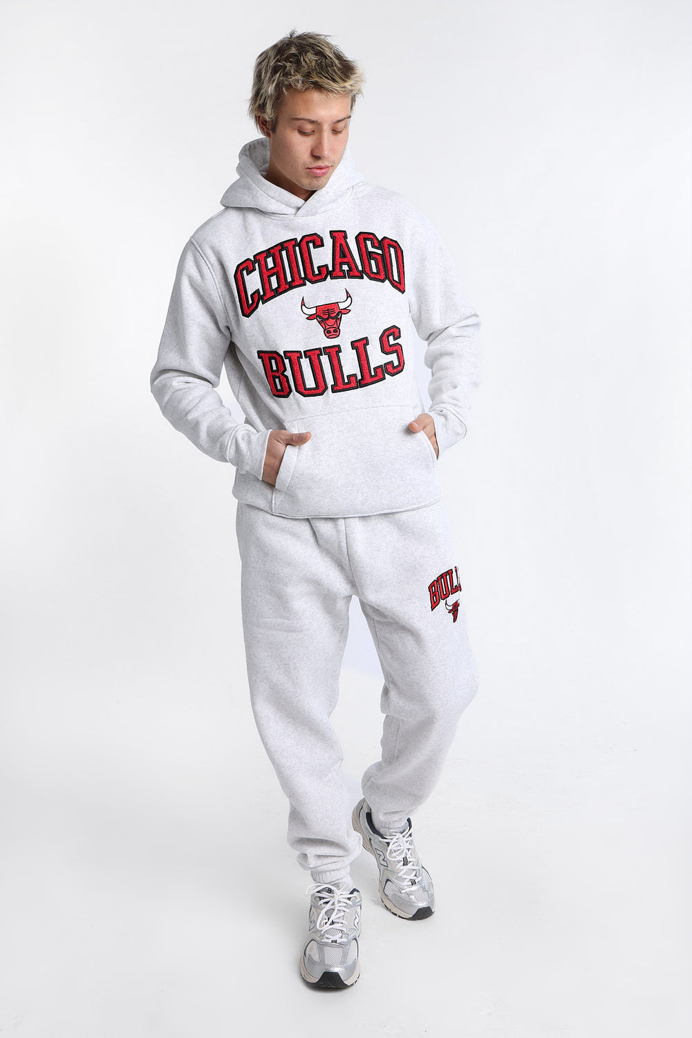 Haut à capuchon logo chenille Chicago Bulls Haut à capuchon logo chenille Chicago Bulls
