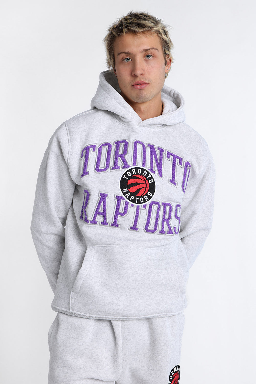 Haut à capuchon logo chenille Toronto Raptors Haut à capuchon logo chenille Toronto Raptors