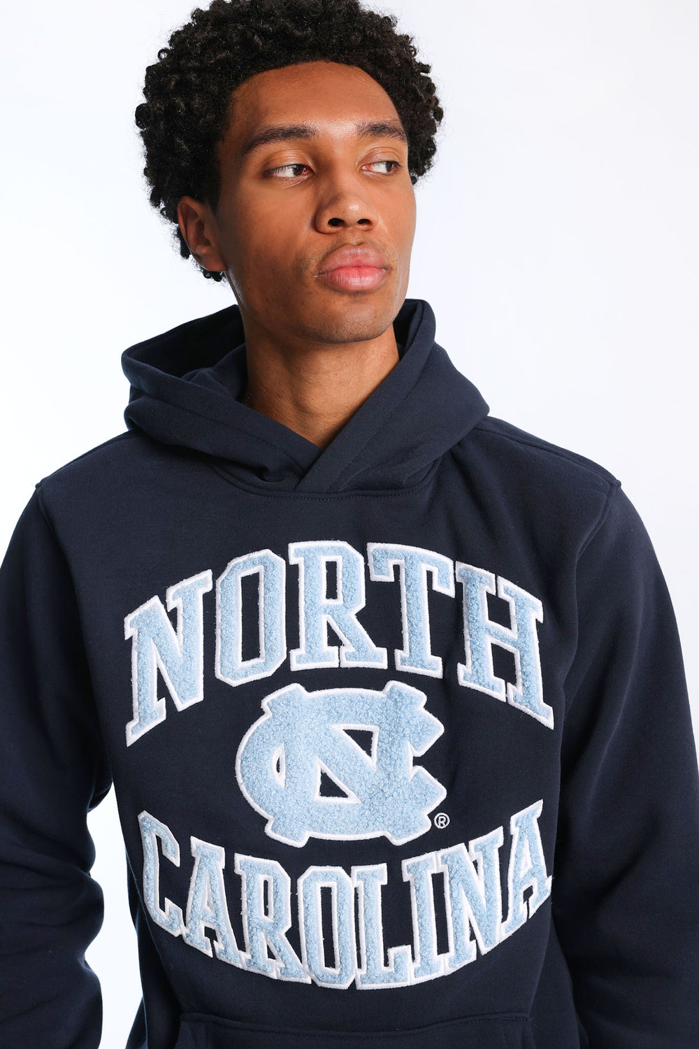 Haut à capuchon logo chenille University of North Carolina Haut à capuchon logo chenille University of North Carolina