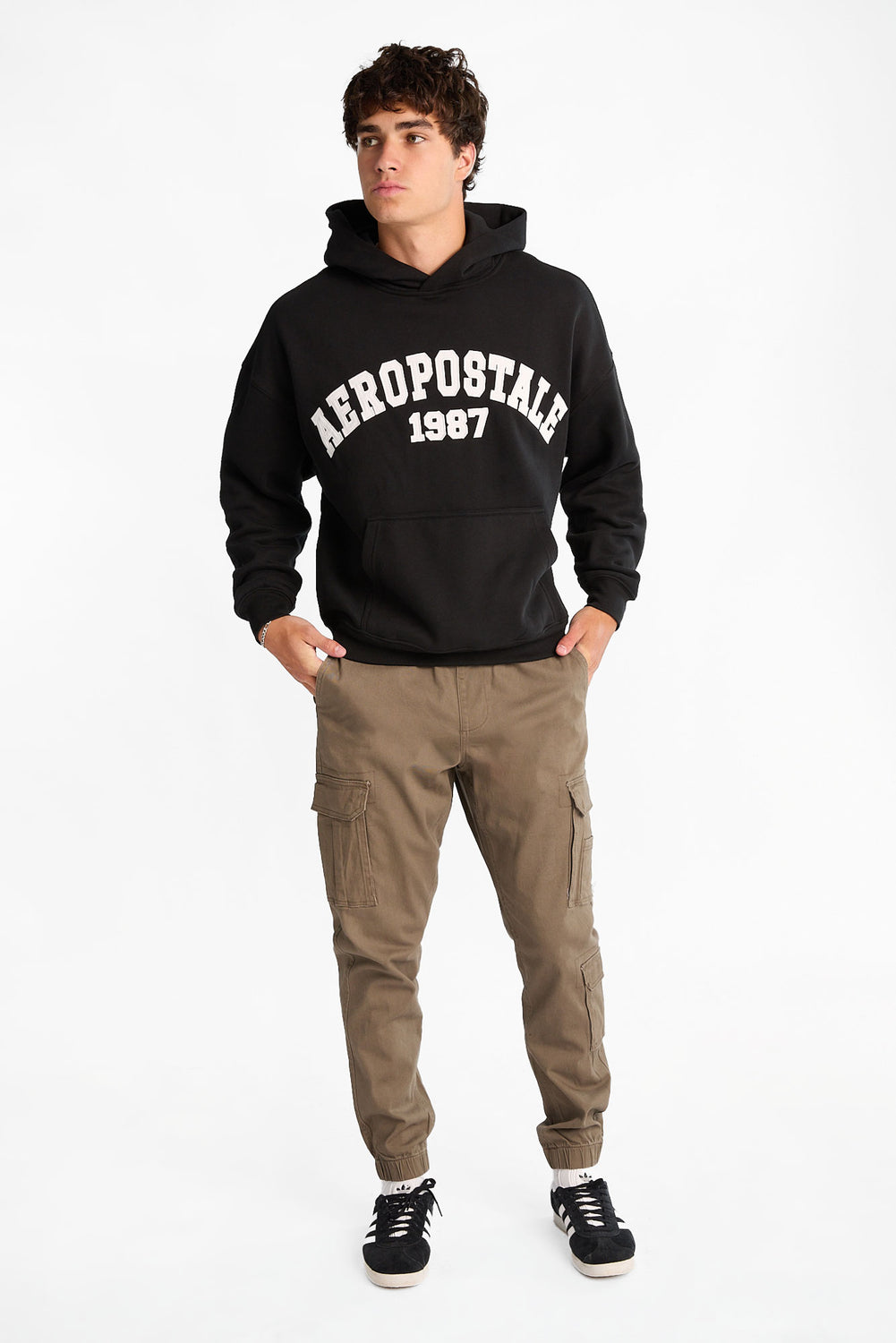 Jogger cargo en sergé coupe ample Jogger cargo en sergé coupe ample