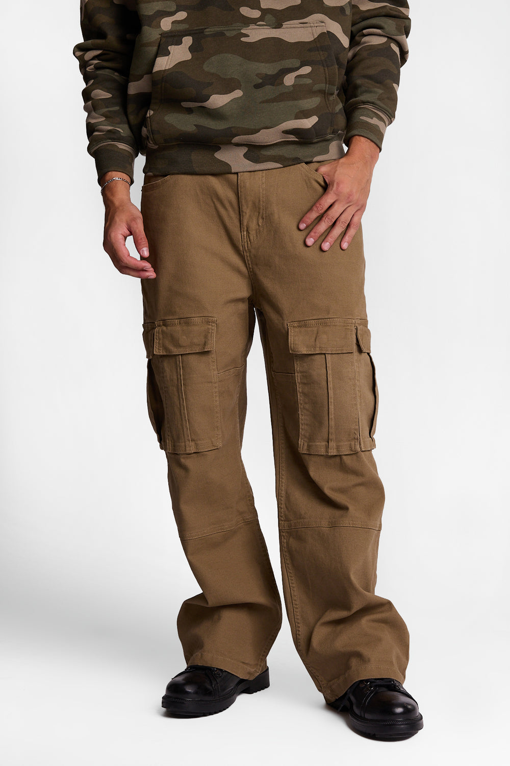 Pantalon super-ample utiltaire à poches cargo en coutil AERO Pantalon super-ample utiltaire à poches cargo en coutil AERO