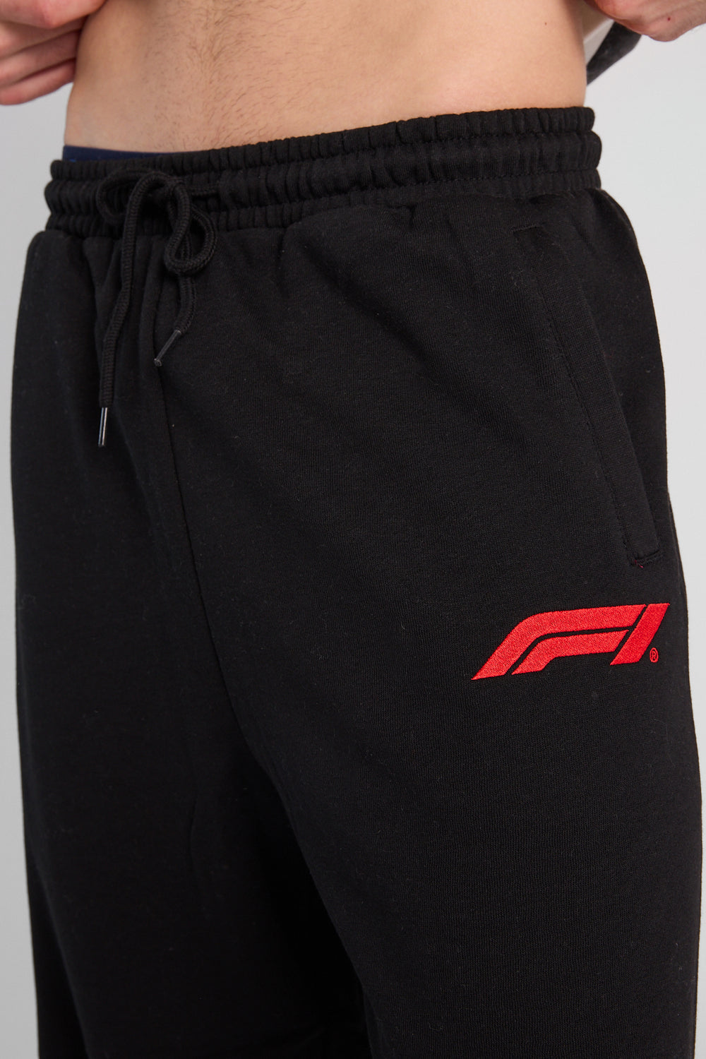 Pantalon en molleton brodé Formula 1 Pantalon en molleton brodé Formula 1