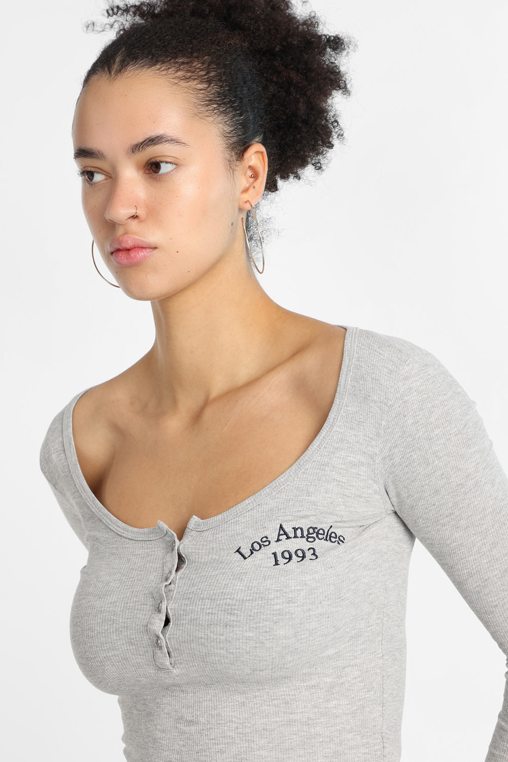 T-shirt ajusté à col Henley à manches longues AERO T-shirt ajusté à col Henley à manches longues AERO