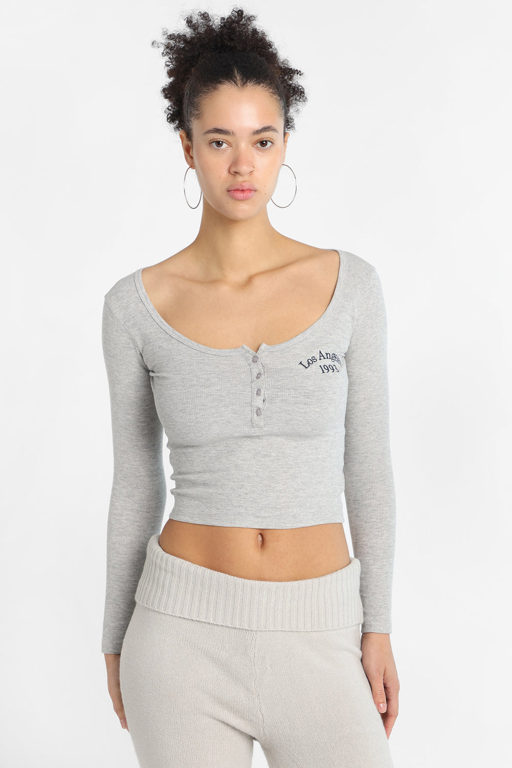 T-shirt ajusté à col Henley à manches longues AERO T-shirt ajusté à col Henley à manches longues AERO