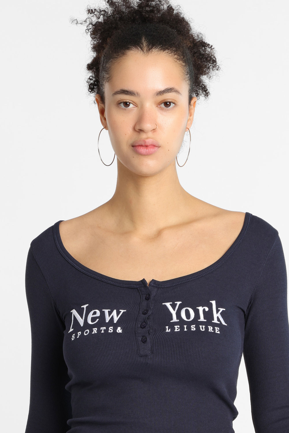 T-shirt ajusté à col Henley à manches longues AERO T-shirt ajusté à col Henley à manches longues AERO