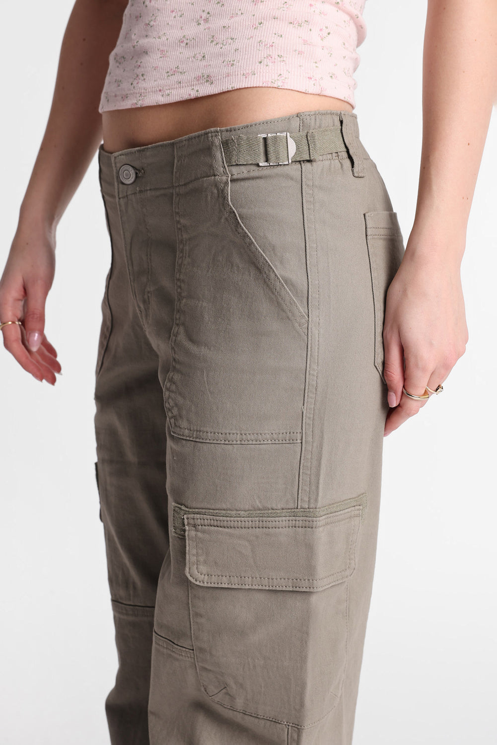 Pantalon cargo ample taille basse AERO Pantalon cargo ample taille basse AERO
