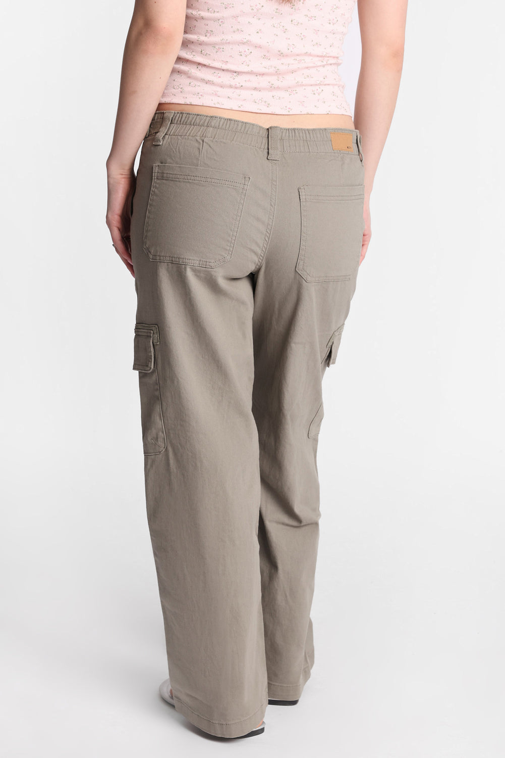 Pantalon cargo ample taille basse AERO Pantalon cargo ample taille basse AERO