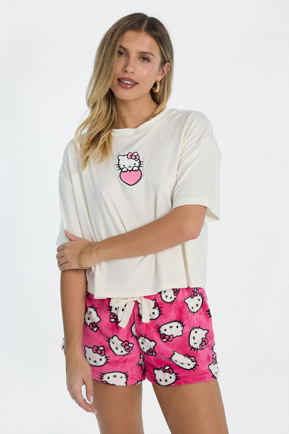 Ensemble de pyjama 2 pièces imprimé coeur Hello Kitty Ensemble de pyjama 2 pièces imprimé coeur Hello Kitty