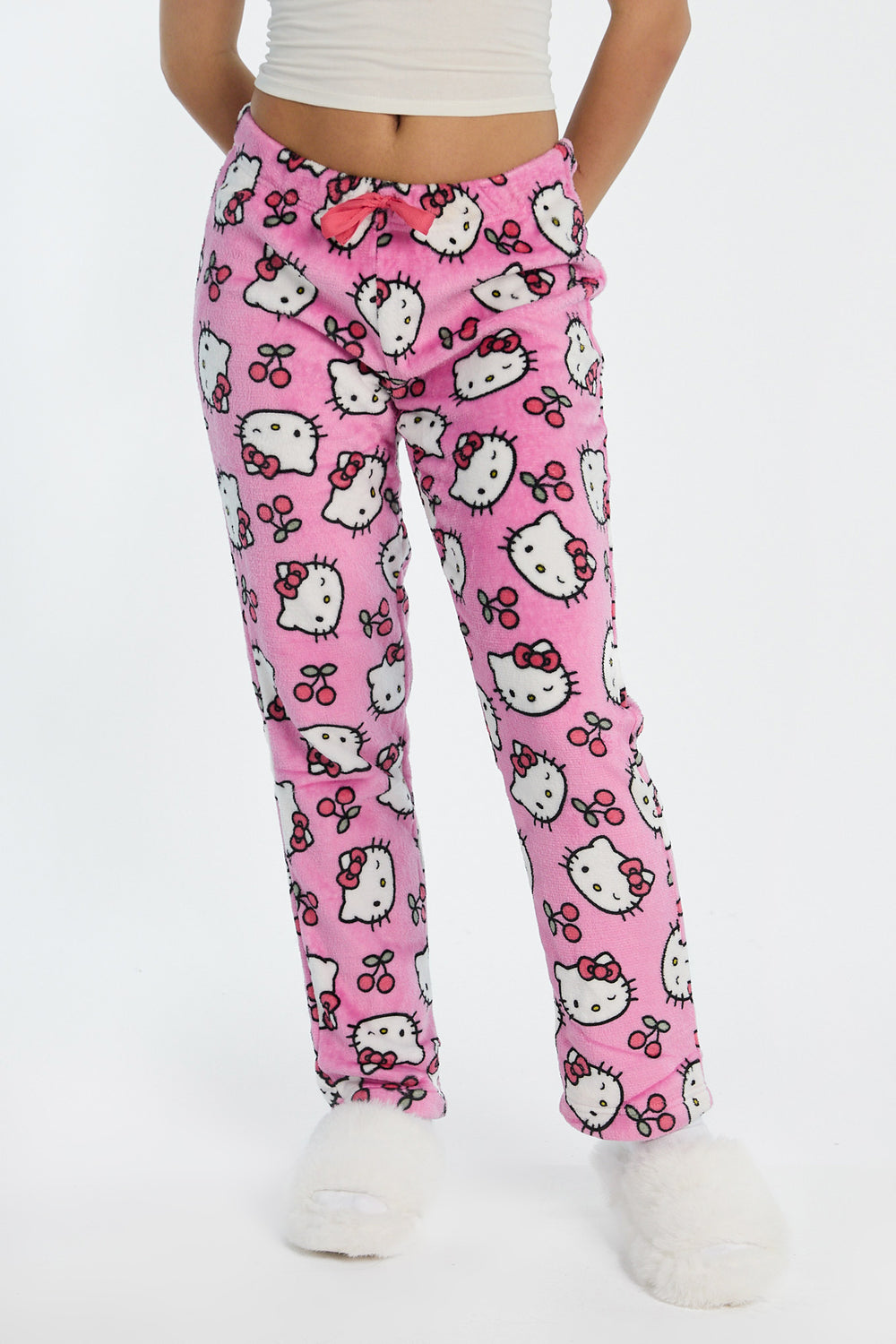 Pantalon de pyjama en peluche imprimé cerises Hello Kitty Pantalon de pyjama en peluche imprimé cerises Hello Kitty