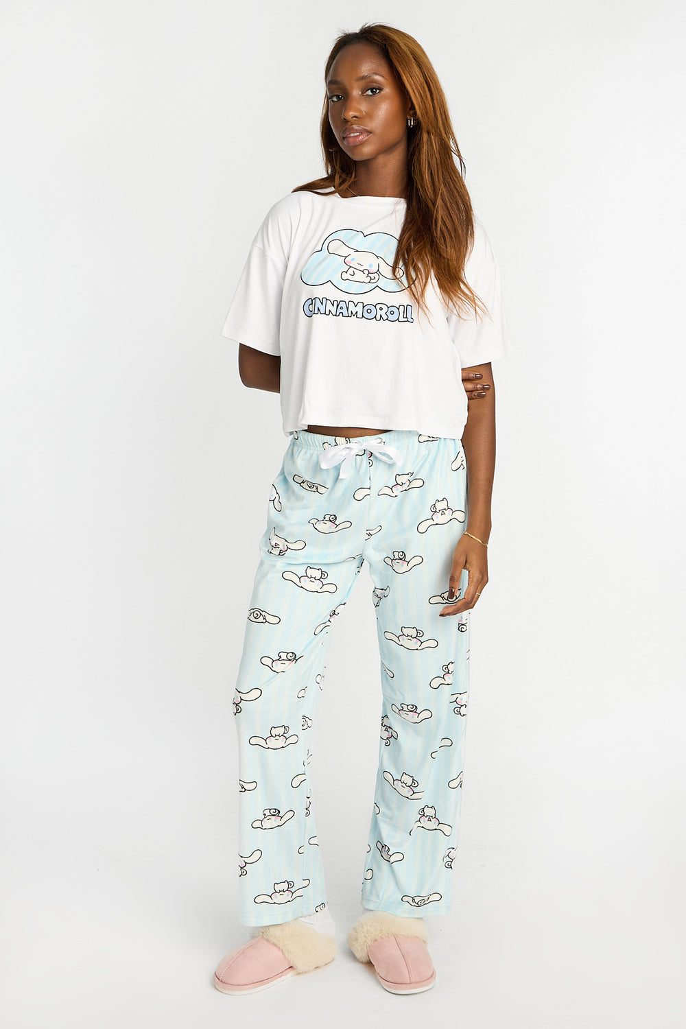 Ensemble pyjama en velour imprimé Cinnamoroll Ensemble pyjama en velour imprimé Cinnamoroll