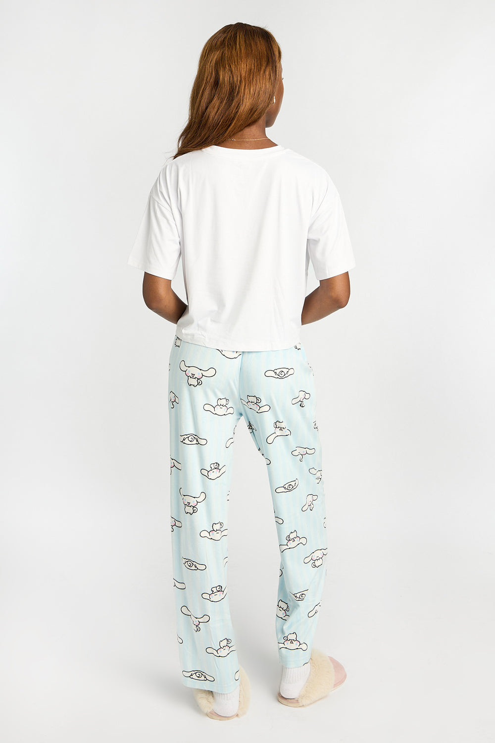 Ensemble pyjama en velour imprimé Cinnamoroll Ensemble pyjama en velour imprimé Cinnamoroll