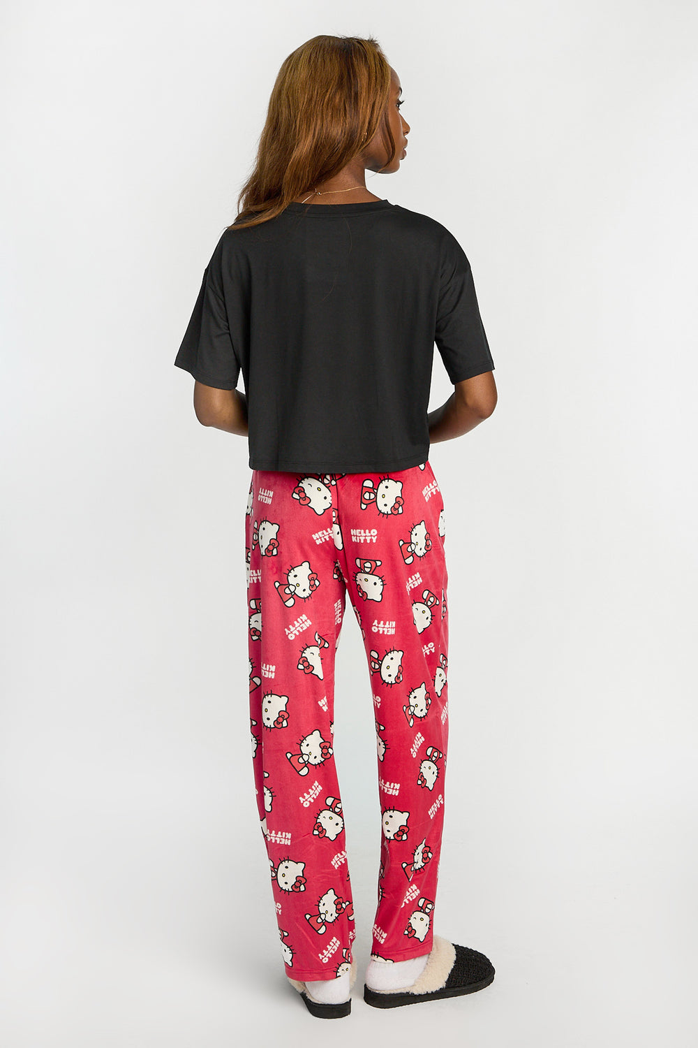 Ensemble de pyjama en velour imprimé Hello Kitty Ensemble de pyjama en velour imprimé Hello Kitty