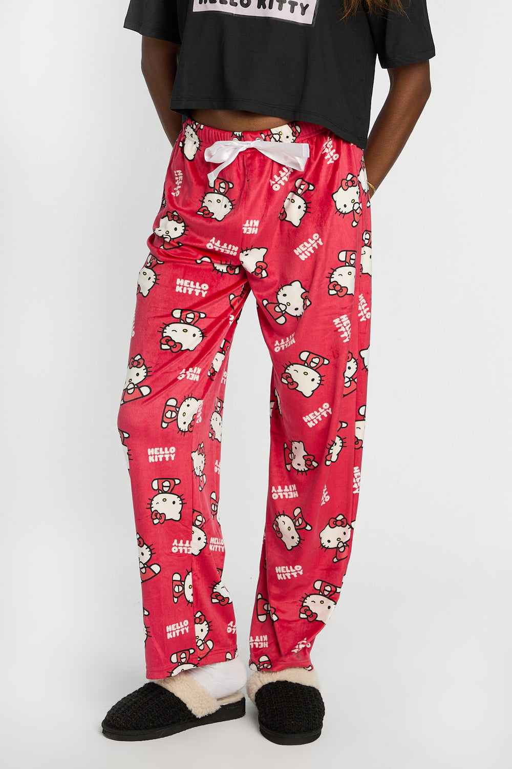 Ensemble de pyjama en velour imprimé Hello Kitty Ensemble de pyjama en velour imprimé Hello Kitty