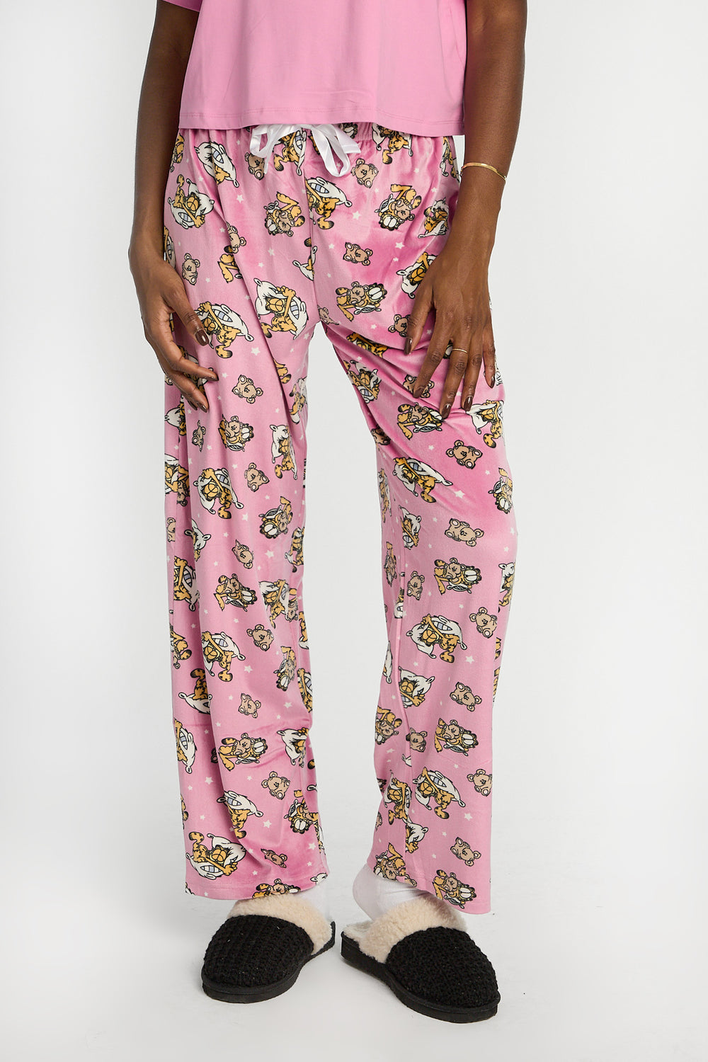 Ensemble de pyjama en velour imprimé Garfield Ensemble de pyjama en velour imprimé Garfield