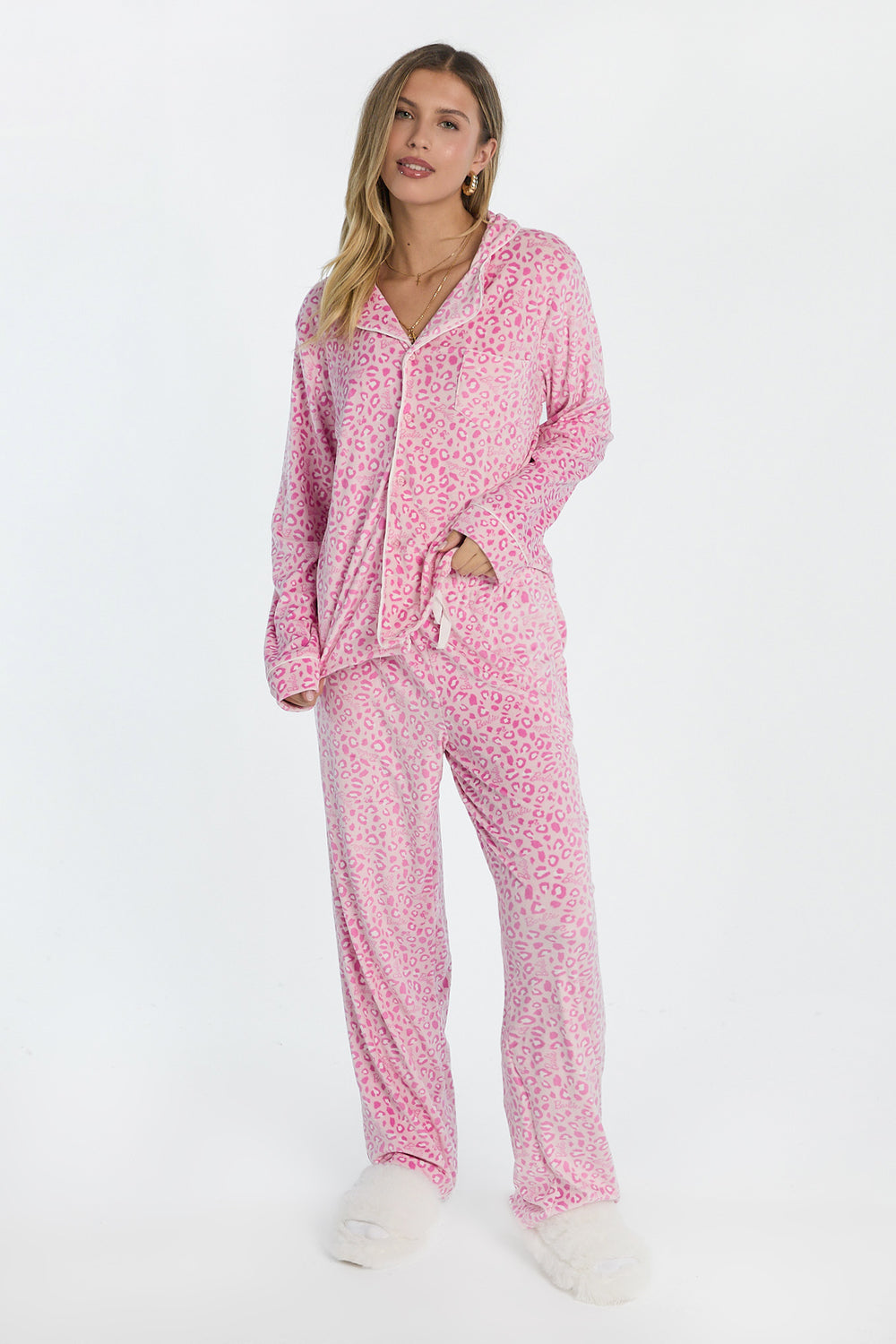 Ensemble de pyjama en velours 2 pièces Barbie Ensemble de pyjama en velours 2 pièces Barbie