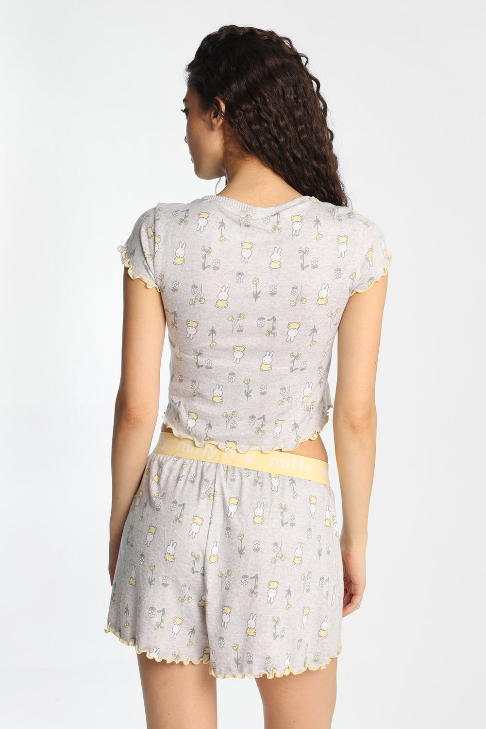Ensemble t-shirt et short boxeur pyjama imprimé Miffy Ensemble t-shirt et short boxeur pyjama imprimé Miffy