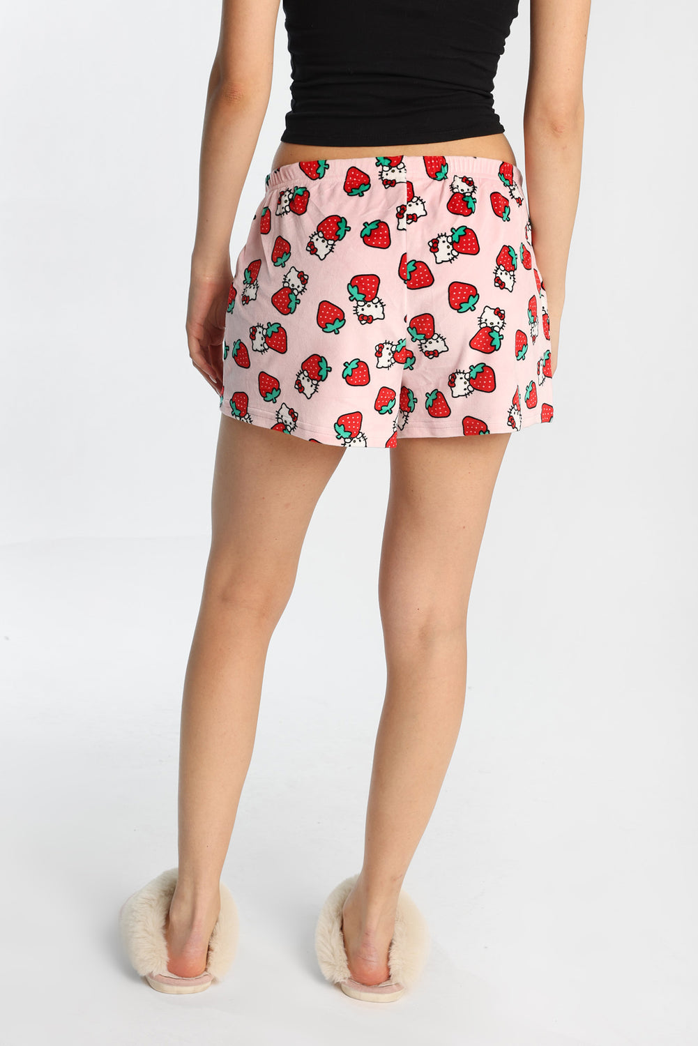 Short de pyjama en velour imprimé de fraises Hello Kitty Short de pyjama en velour imprimé de fraises Hello Kitty