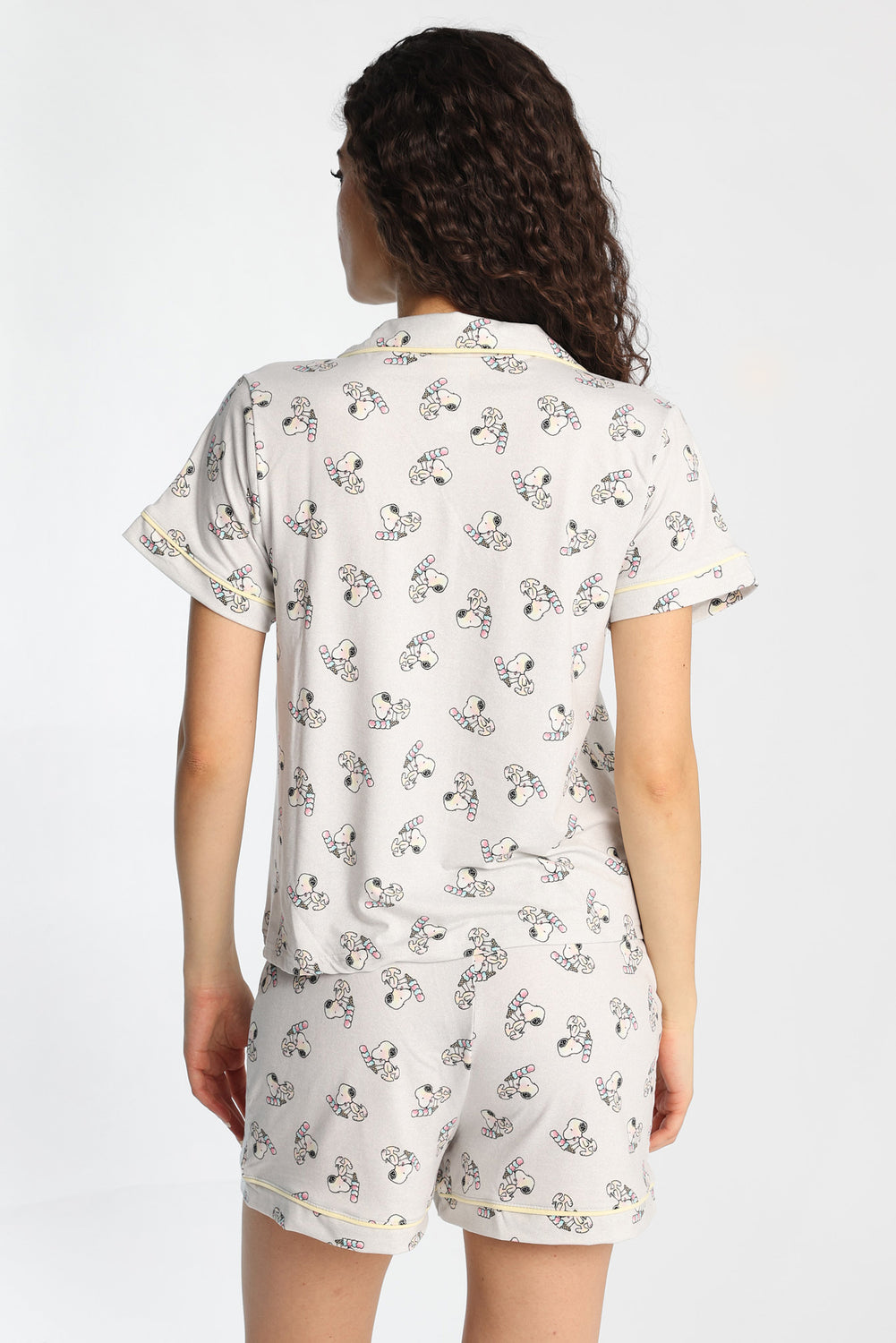 Ensemble chemise et short pyjama imprimé de crème glacée Snoopy Peanuts Ensemble chemise et short pyjama imprimé de crème glacée Snoopy Peanuts