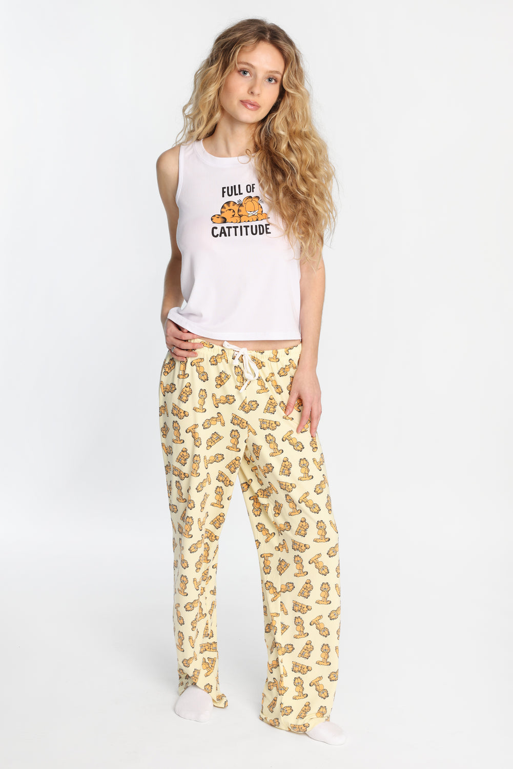 Ensemble débardeur et pantalon pyjama côtelé imprimé Garfield Ensemble débardeur et pantalon pyjama côtelé imprimé Garfield