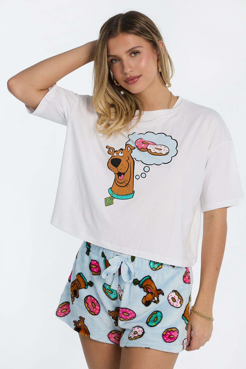 Ensemble de pyjama 2 pièces imprimé beignets Scooby-Doo Ensemble de pyjama 2 pièces imprimé beignets Scooby-Doo