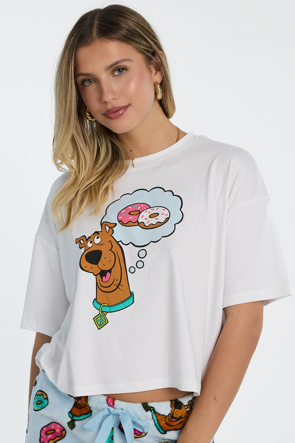 Pantalon de pyjama en peluche imprimé beignets Scooby-Doo Pantalon de pyjama en peluche imprimé beignets Scooby-Doo