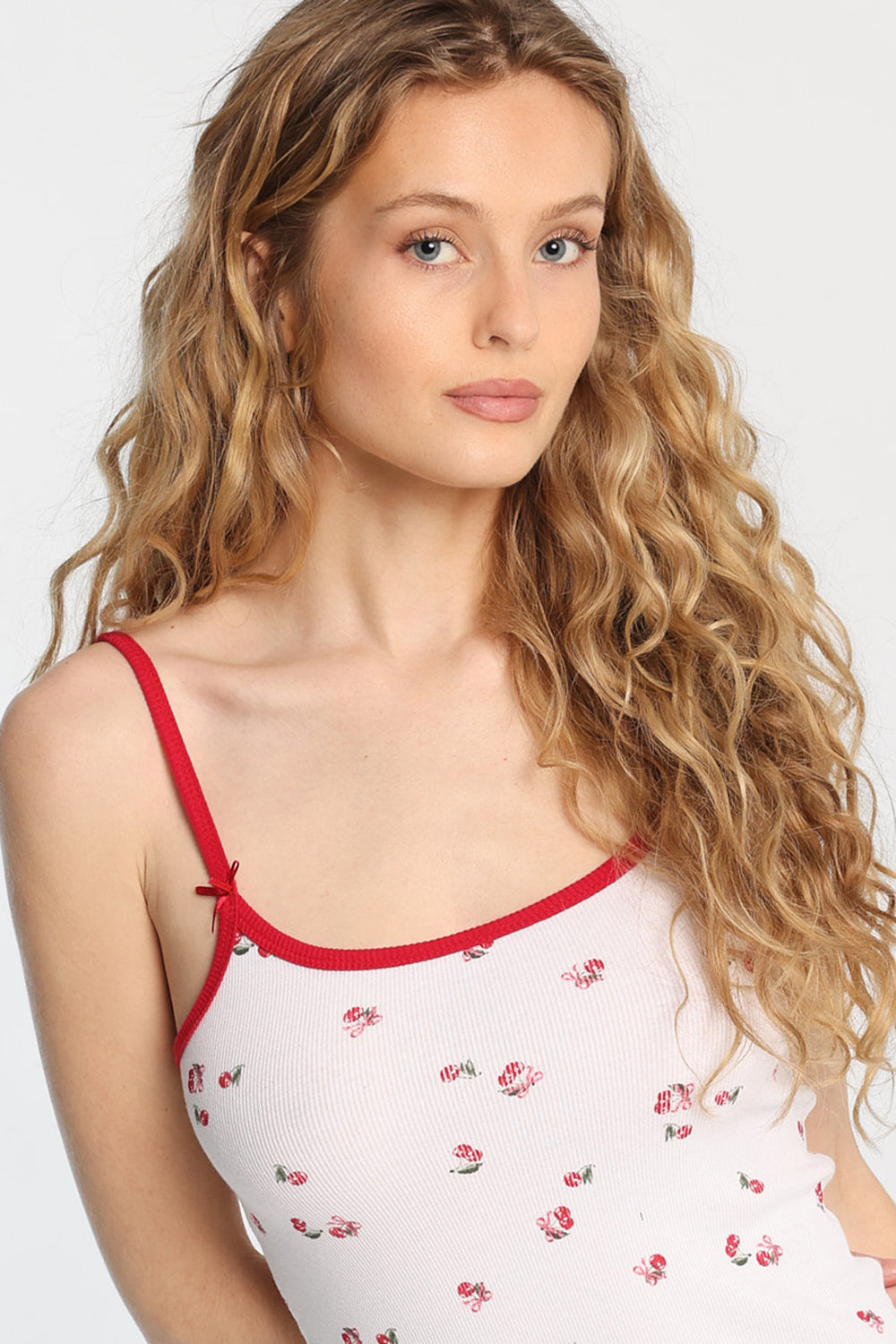 Camisole en tricot côtelé à encolure dégagée AERO Camisole en tricot côtelé à encolure dégagée AERO