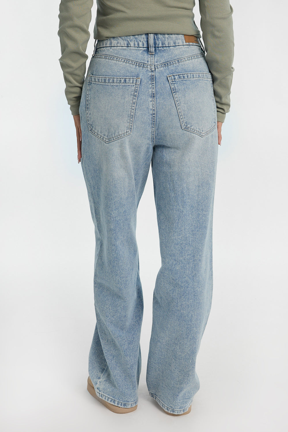 AERO Curvy High-Rise Baggy Jeans AERO Curvy High-Rise Baggy Jeans