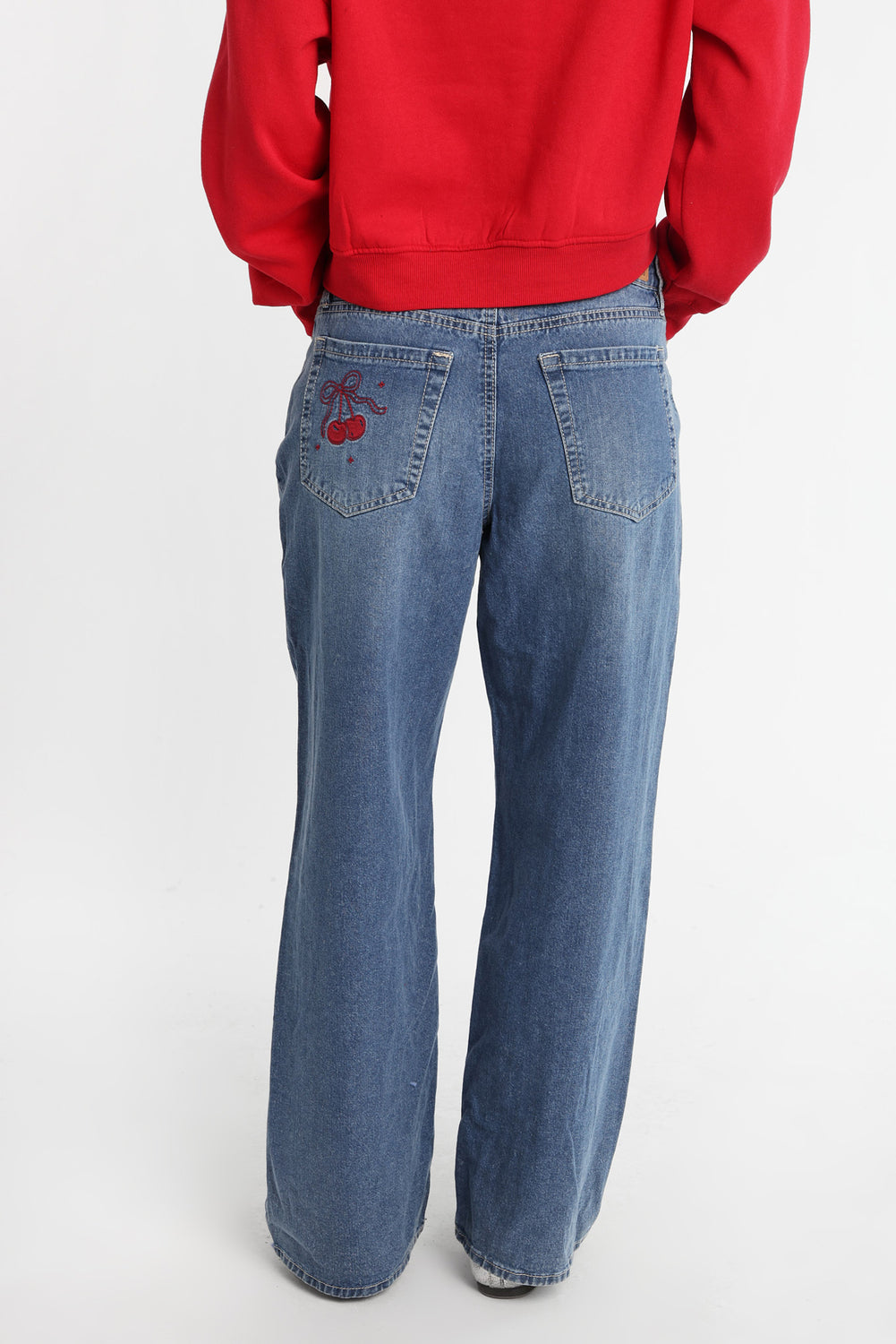 Jean ample taille basse à broderie cerise AERO Jean ample taille basse à broderie cerise AERO