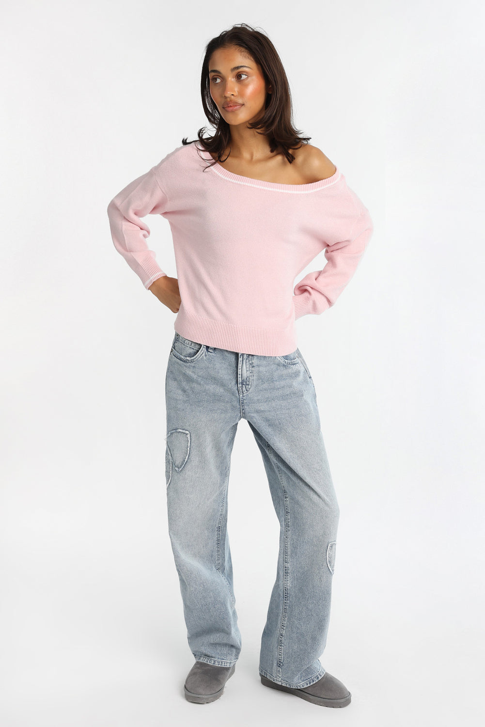 AERO Bow Embroidered Low Rise Baggy Jeans AERO Bow Embroidered Low Rise Baggy Jeans