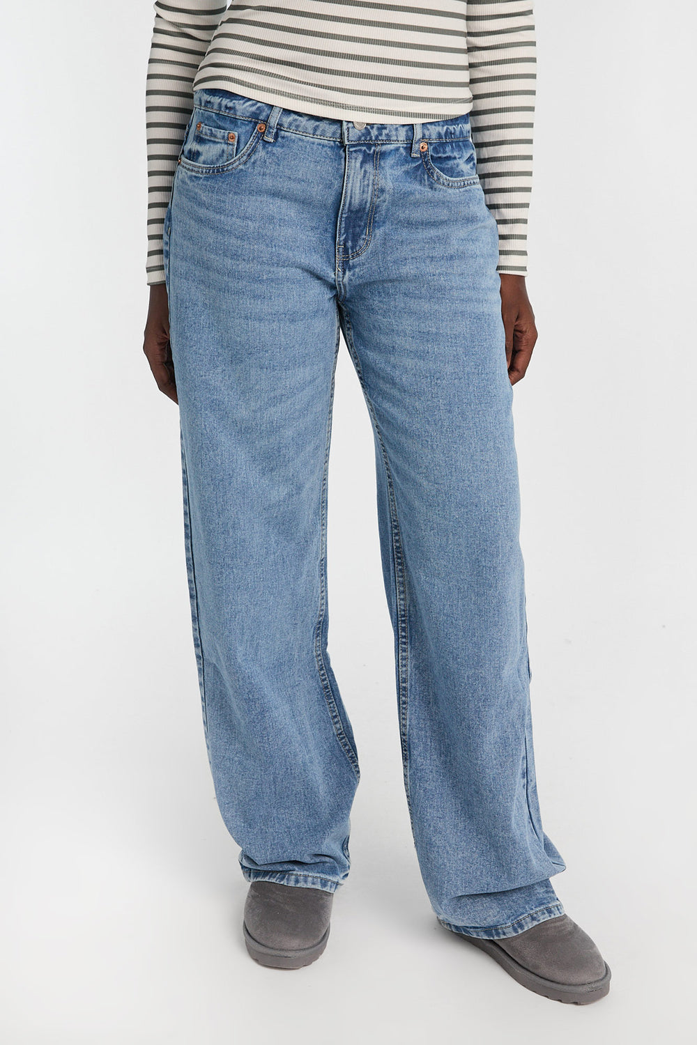 AERO Low Rise Baggy Wide-Leg Jeans AERO Low Rise Baggy Wide-Leg Jeans