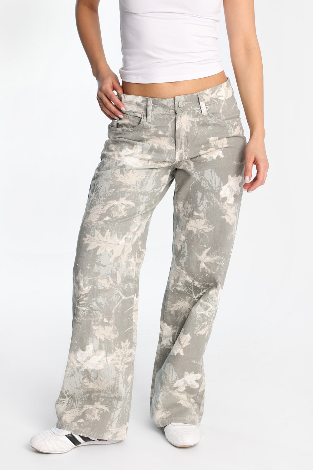 Jean ample taille basse camouflage AERO Jean ample taille basse camouflage AERO