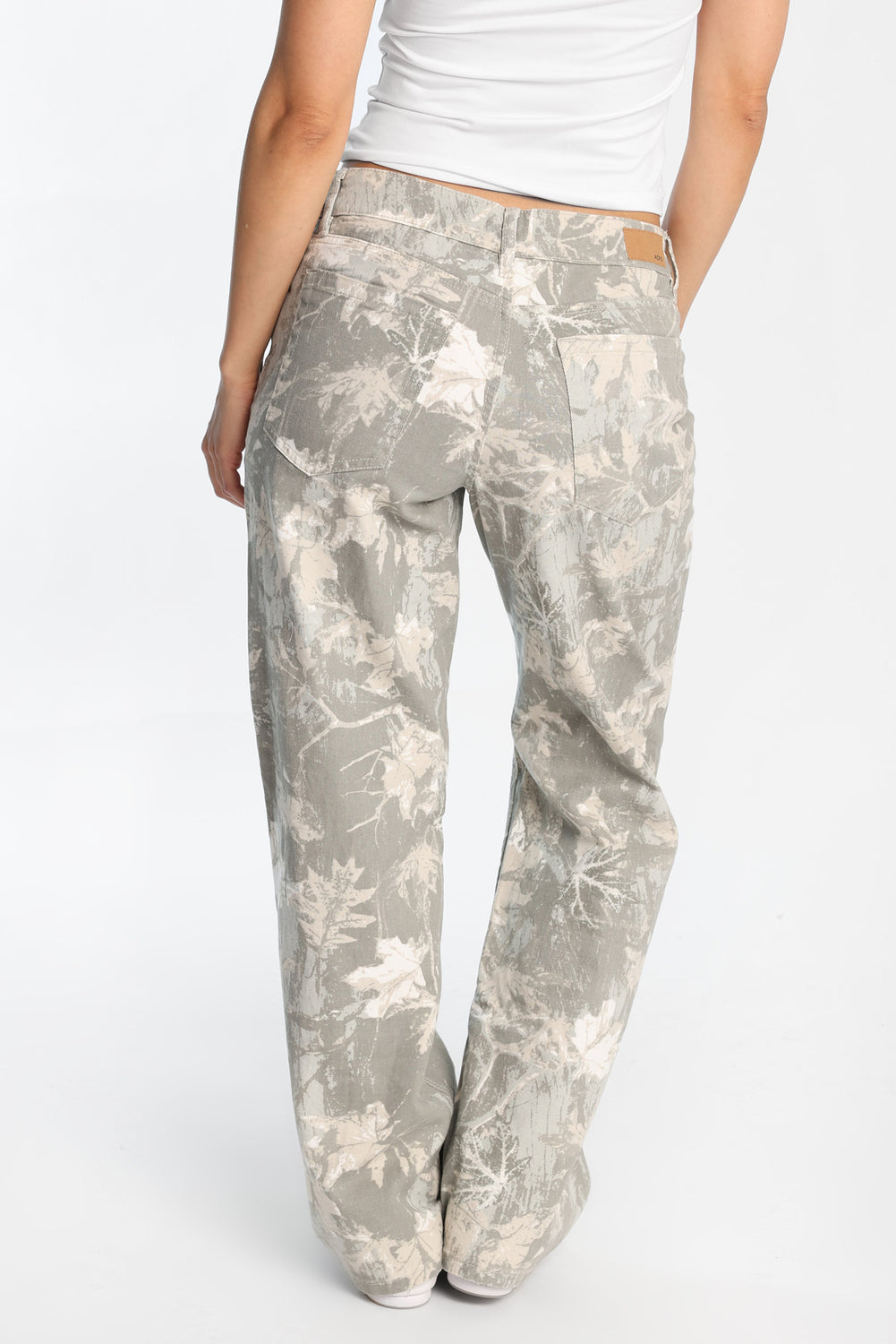 Jean ample taille basse camouflage AERO Jean ample taille basse camouflage AERO